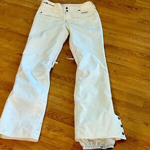 The white collectionby Burton. Snow /ski/B oard pants
